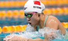 全国春季游泳锦标赛：余依婷收获第二金
