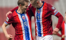 4.5万挪威球迷聚集庆祝，厄德高作为压轴嘉宾登场